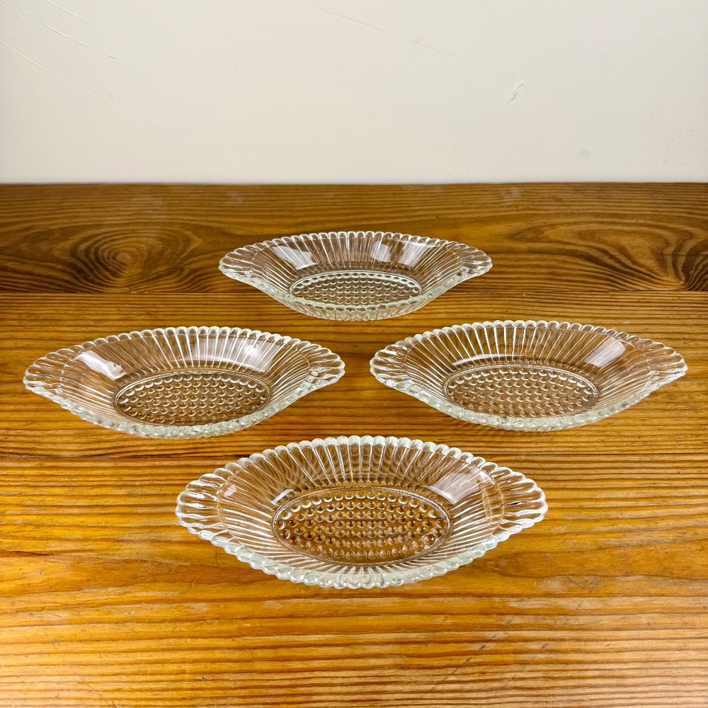 Vintage Clear Glass Dessert Bowls | Set of 4 Ribbed Oval Dishes | Mid-Century - Picture 8 of 10